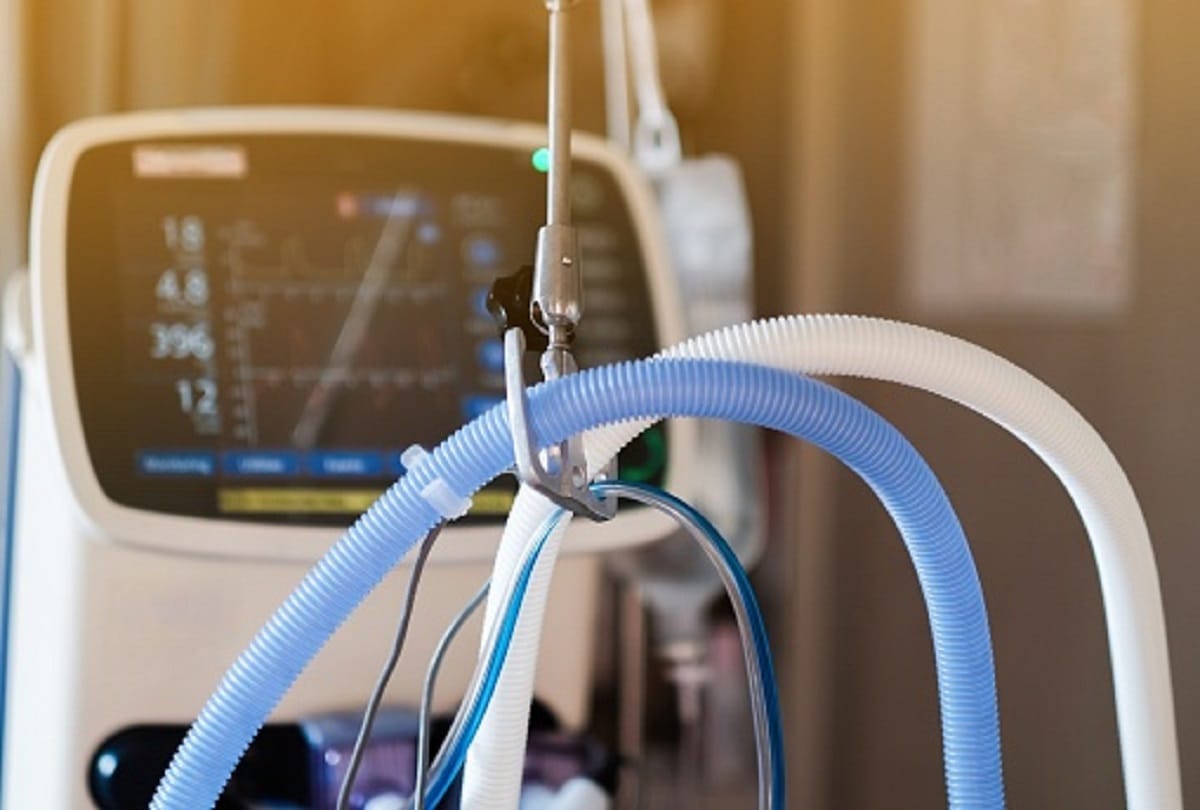 Ventilator units are not working in hospitals of Lucknow.