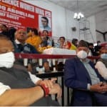 फारूक अब्दुल्ला व अन्य पार्टी नेता
