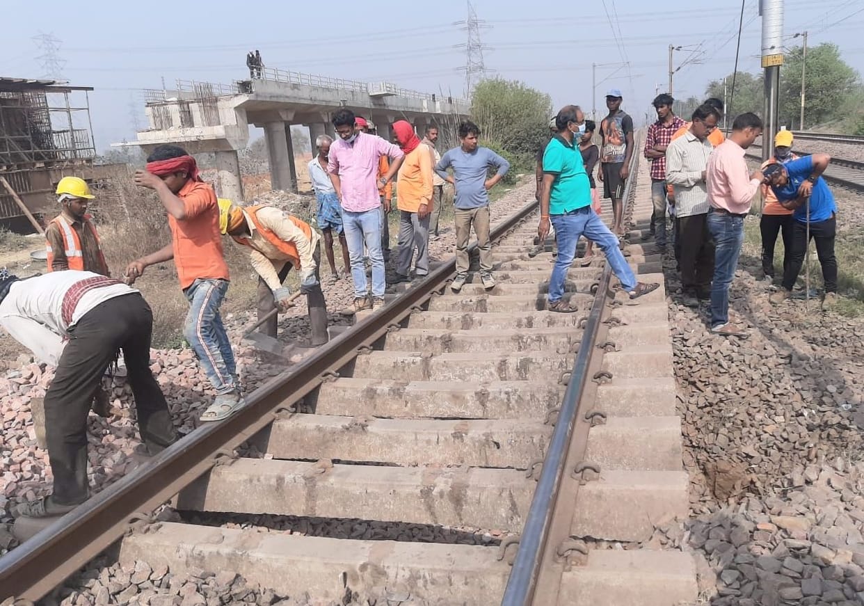 Land collapsed under railway line, big accident averted