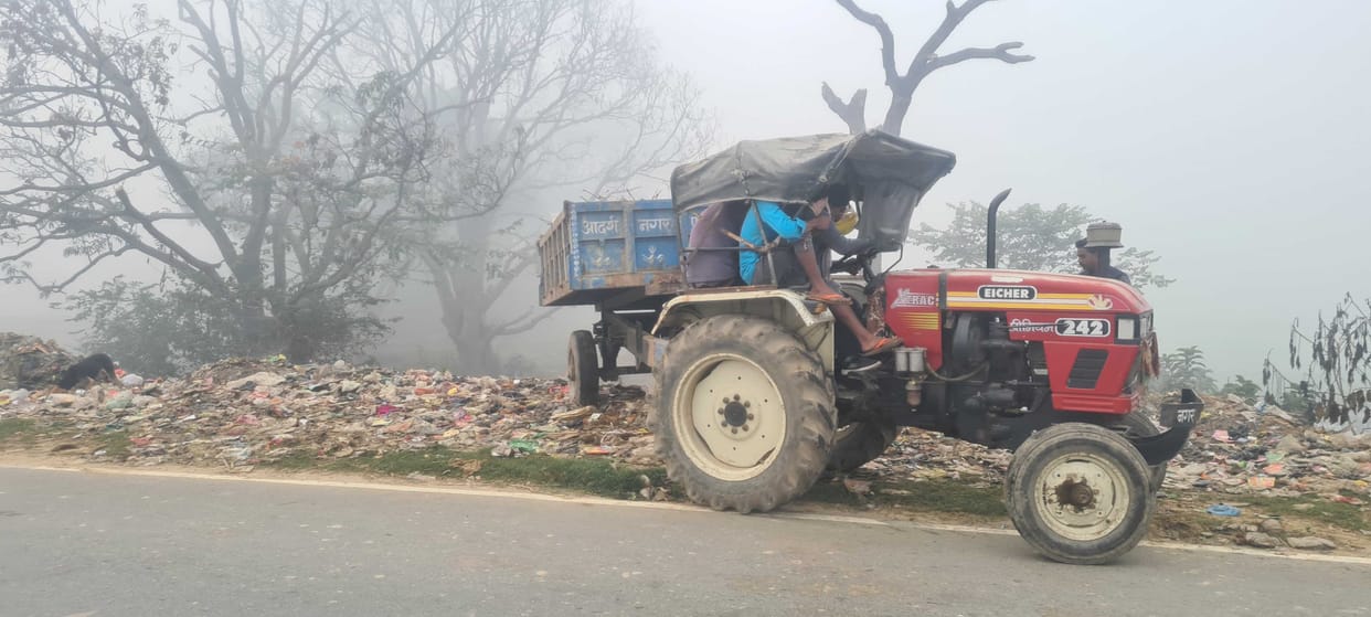 Nagar Panchayat wasting garbage close to the population