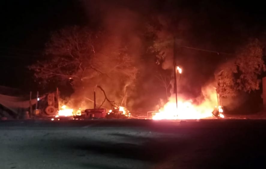 Two shops ignited due to the spark