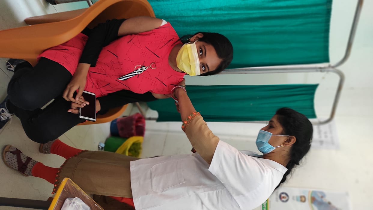 1516 gives vaccination of covid-19