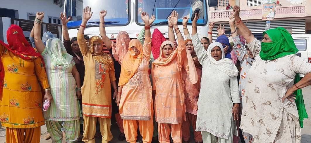 Kisan Movement: Command of the movement in the hands of women on the Khatkad and Baddowal tolls
