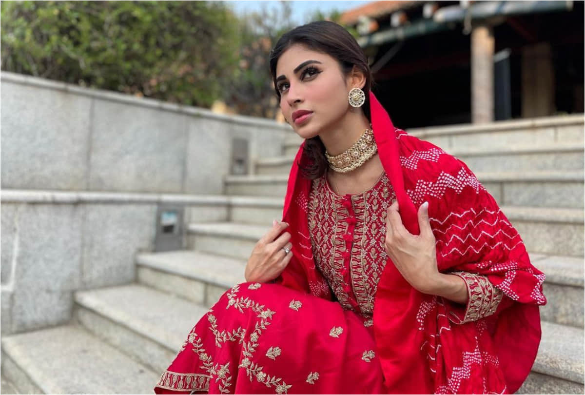 mouni roy look like new bride in red embroidered kurta worth 34k