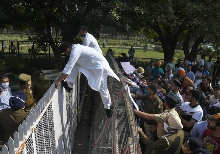ABVP And NSUI Protests In Panjab University For Start Offline Classes