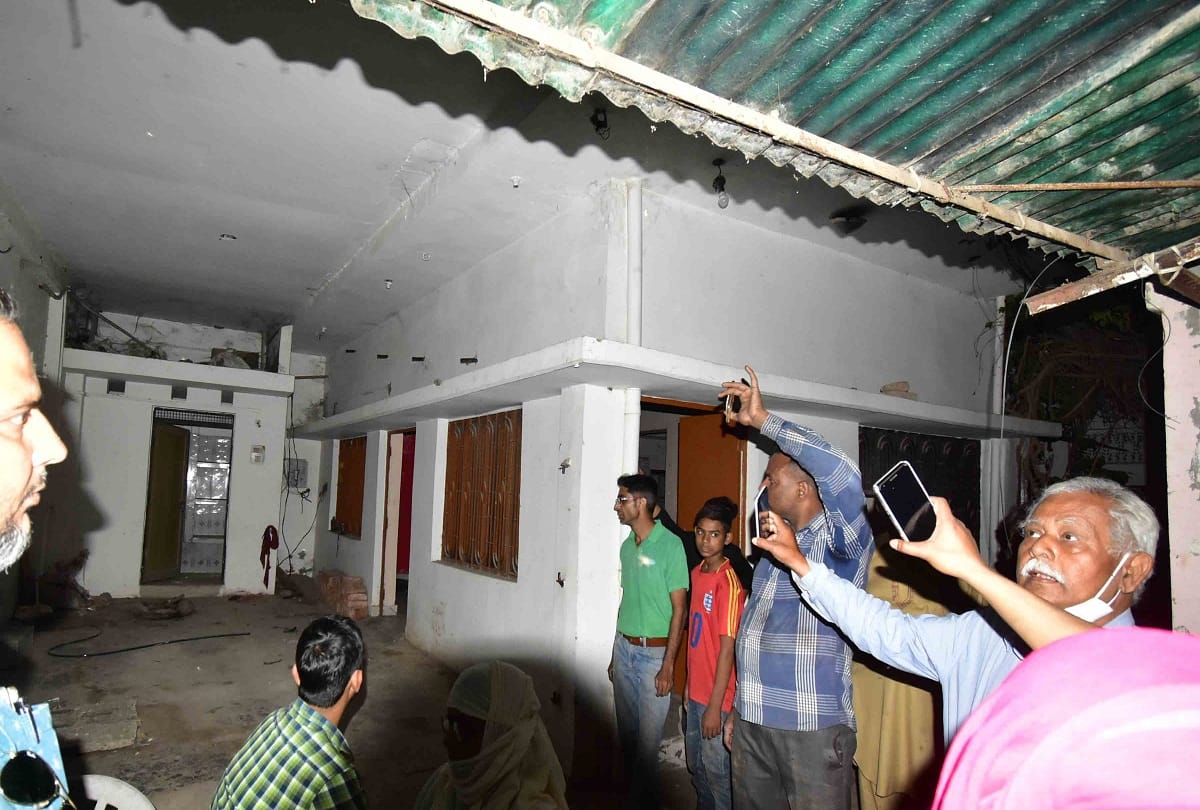 Demolition of litterateur Professor Ali Ahmed Fatmi house also in demolition