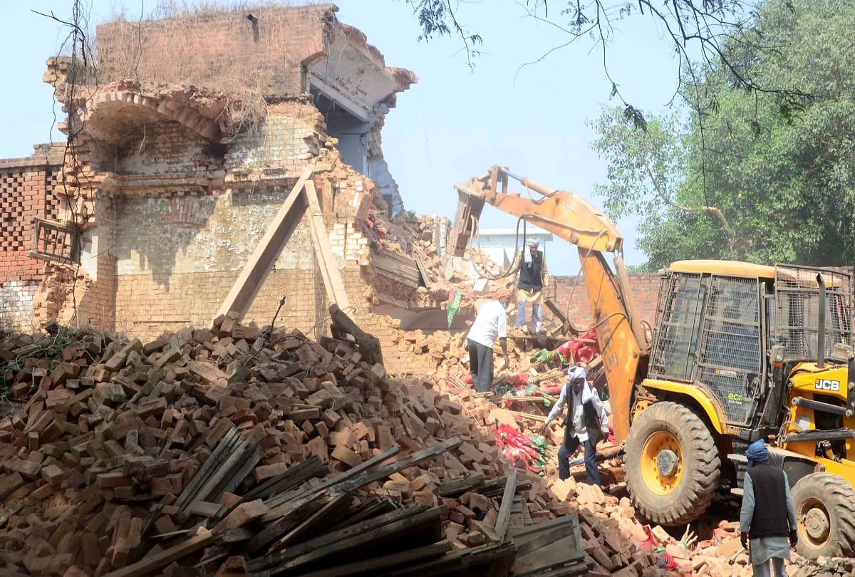 Mafia Atiq Ahmed horse stables broke ground, broke seven other constructions built on Nazul land