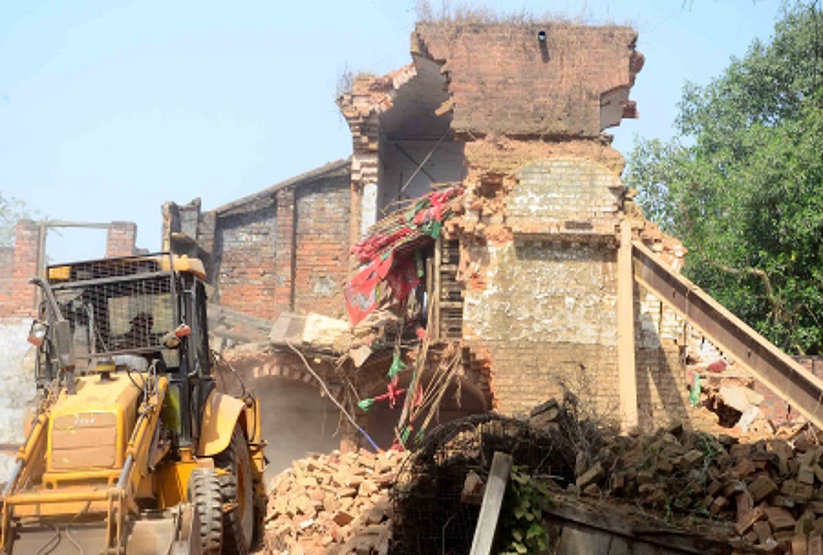 Mafia Atiq Ahmed horse stables broke ground, broke seven other constructions built on Nazul land