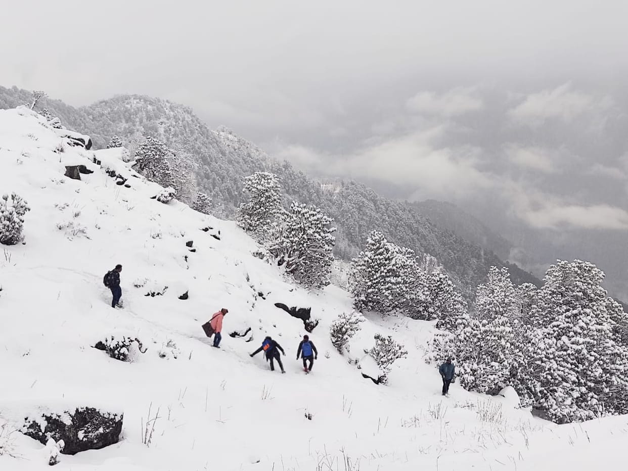 Uttarakhand Weather Forecast Today Update : snowfall in uttarakhand hilly areas photos