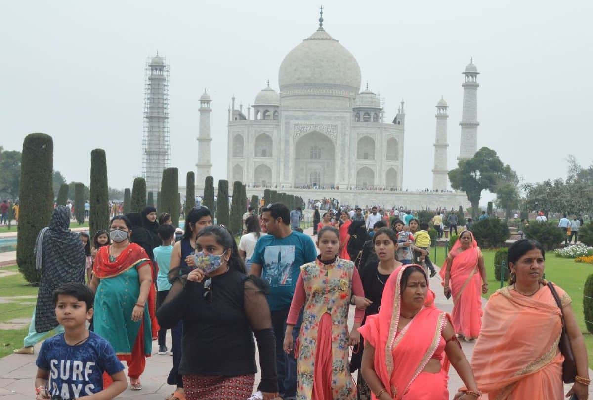 Taj Mahal Entry Free At Woman's Day