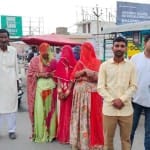 पाकिस्तान से भारत लौटे लोग।
