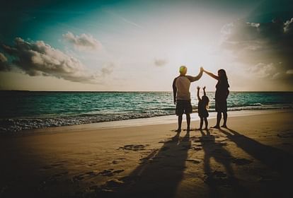 Summer Vacation: बिना अनुमति घूमने गए शिक्षकों पर होगी कार्रवाई, बीएसए वाराणसी ने तलब की रिपोर्ट Action will be taken against the teachers who went on tour without permission