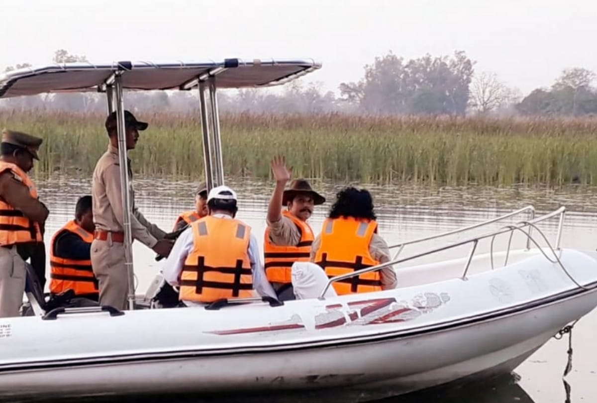 Bollywood star Randeep Hooda arrives at Katarnia Ghat, jungle safari is enjoyed by boating, see photos