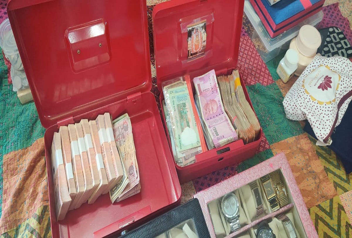 A team of 52 officers and 172 staff of Anti Corruption Bureau today conducted raids against nine officers