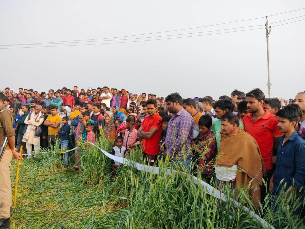Dead body found in field bike recovered on road in azamgarh up