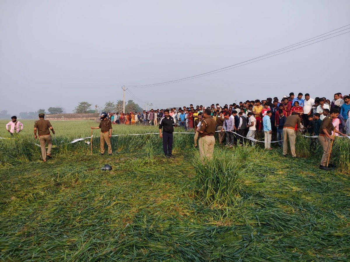 ghaziabad man woman dead boody found in gang nahar police probing matter