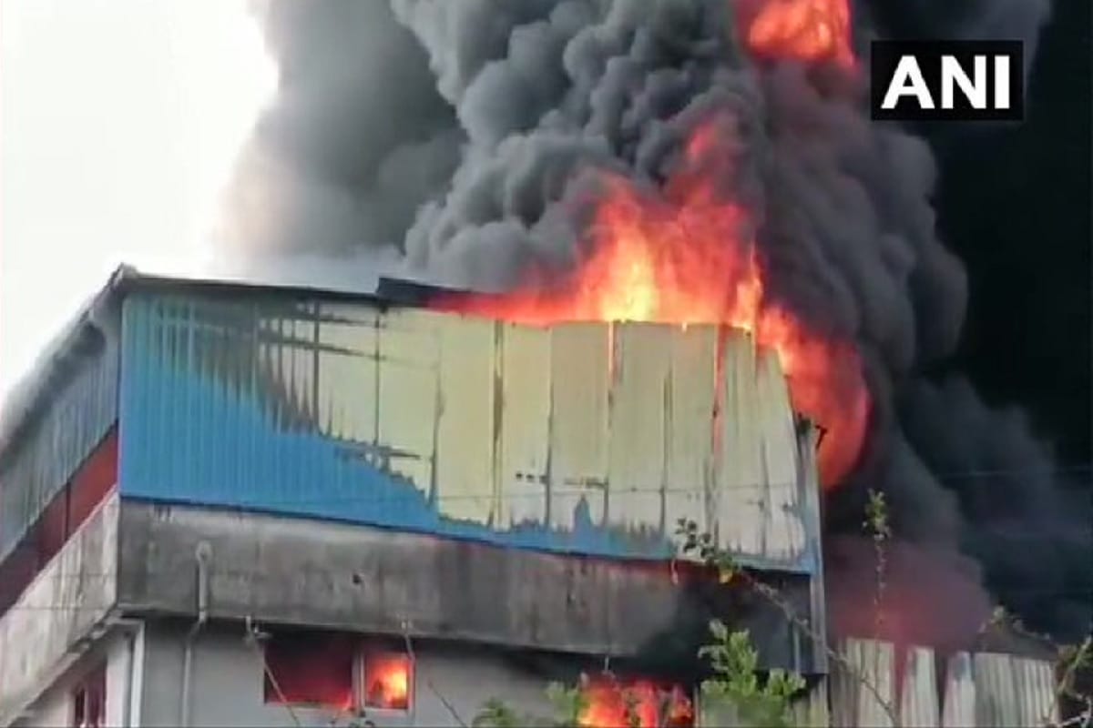 Maharashtra Fire in a residential building in Thane, 32 meters of electricity burnt down Fire breaks out at a plastic factory in Asangaon area of Thane