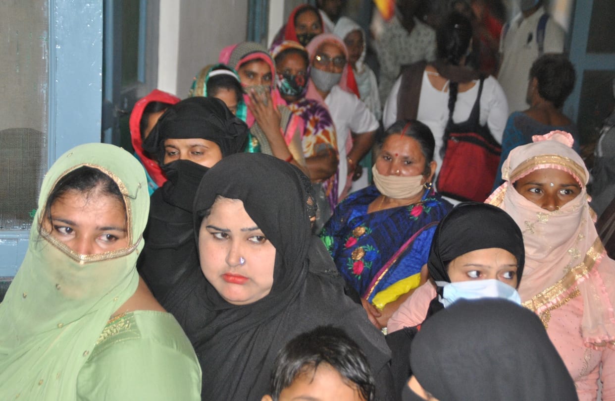 Pregnant women screened