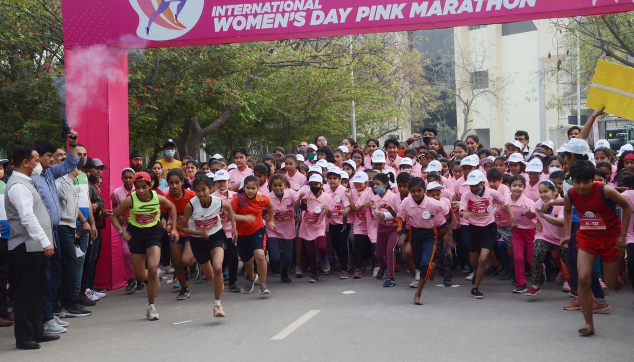 Message of women empowerment by running in pink marathon