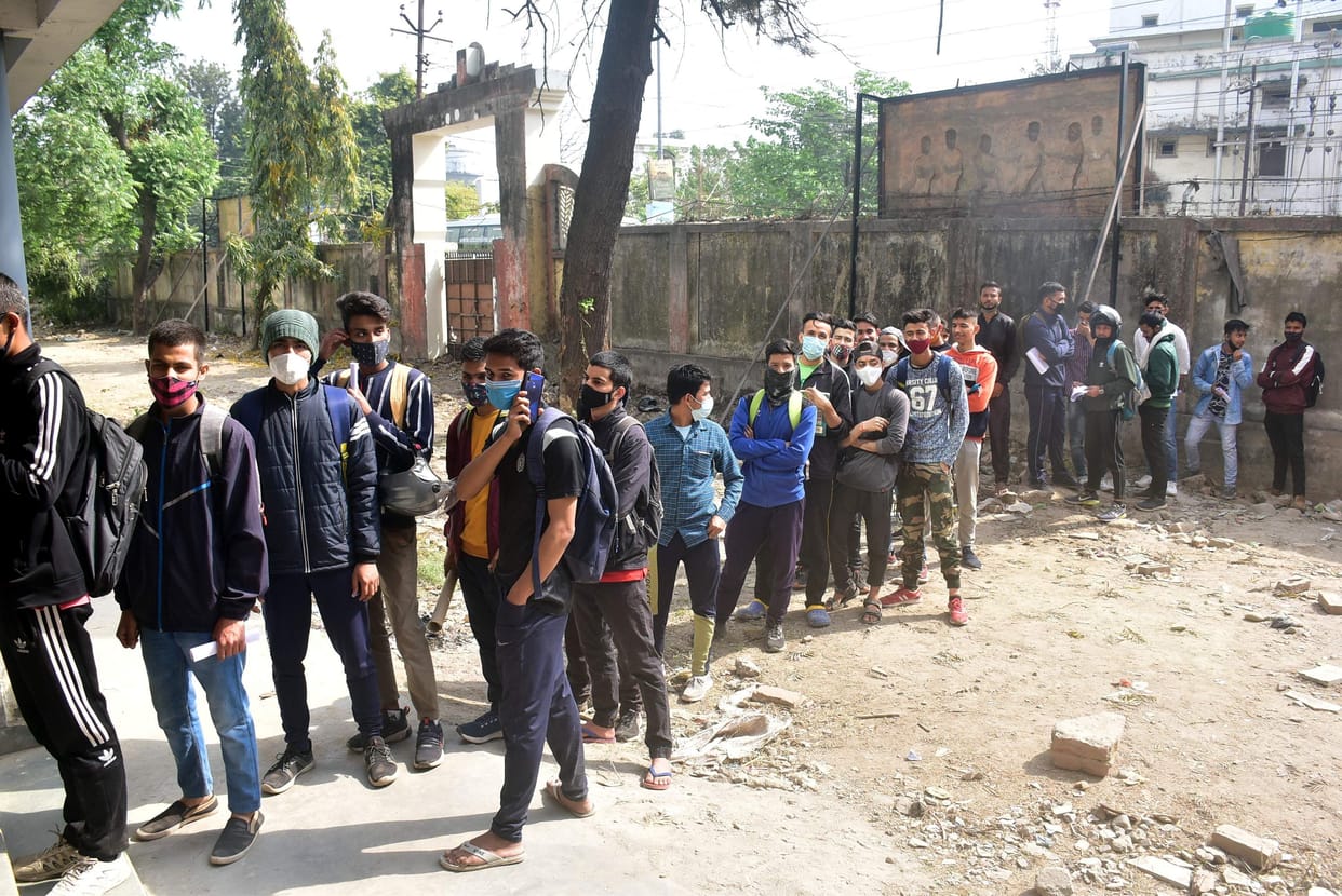 Long queues for corona investigation, have to wait