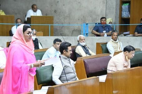 Drop water in canals, give tubewell connection to farmers without delay: Naina