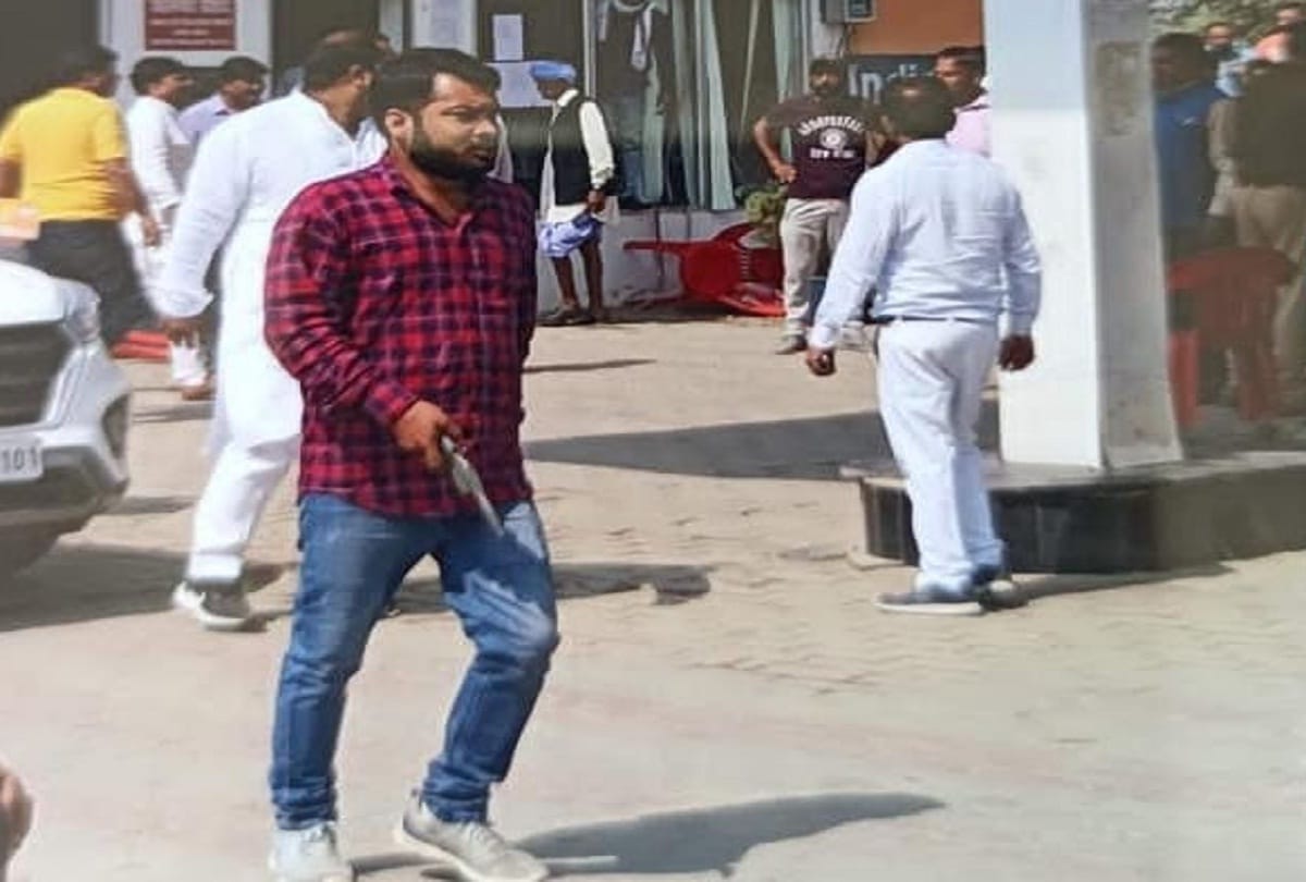 Firing during nomination for Kheri-Pilibhit colonization union election