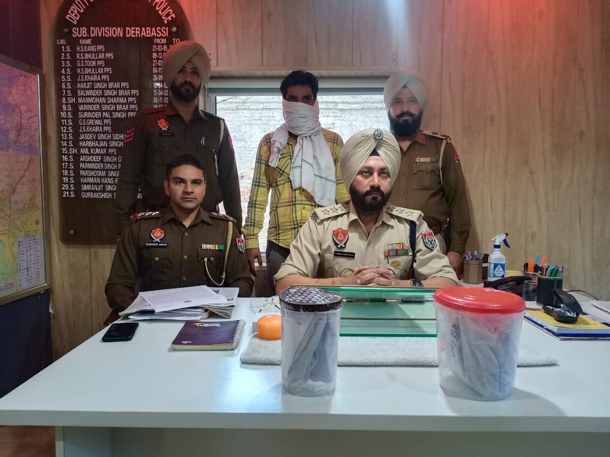 Gangster arrested with illegal weapons