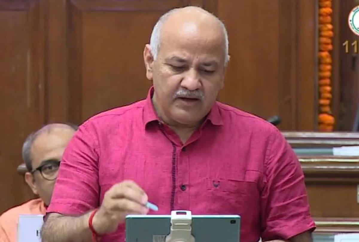 Delhi Education Minister Manish Sisodia inaugurated the special vehicle  Lab on Wheels  prepared by DTU on Tuesday