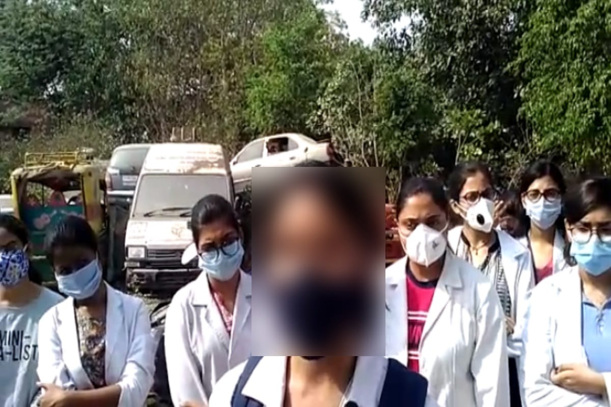 junior doctor molested an internship student at Meerut Medical College,beaten