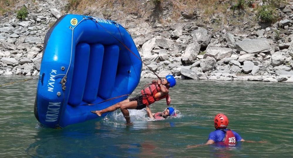 River rafting by students in Pithauragarh