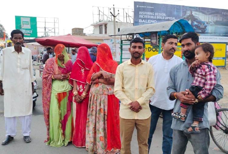 Woman return india from Pakistan after two year