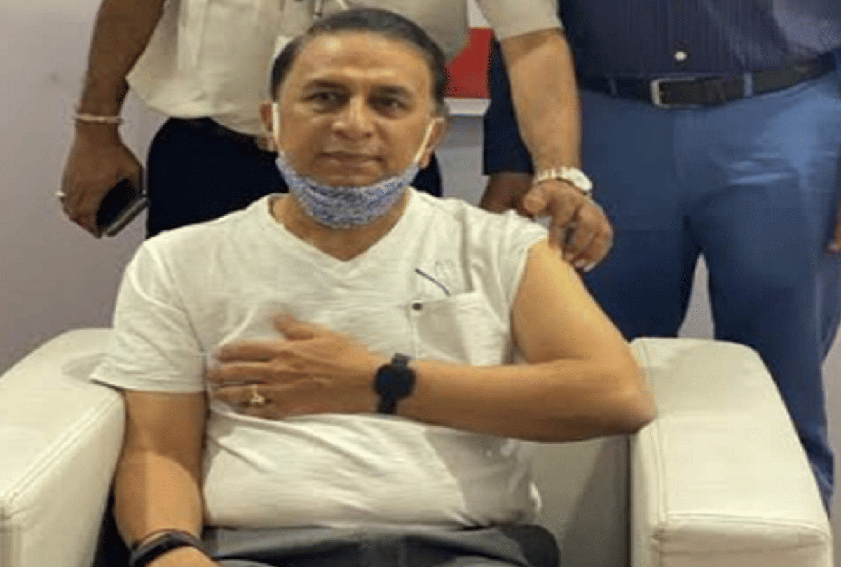 sunil-gavaskar-covishield-vaccine Former Indian cricketer and Legend Sunil Gavaskar receives indigenous Covishield vaccine