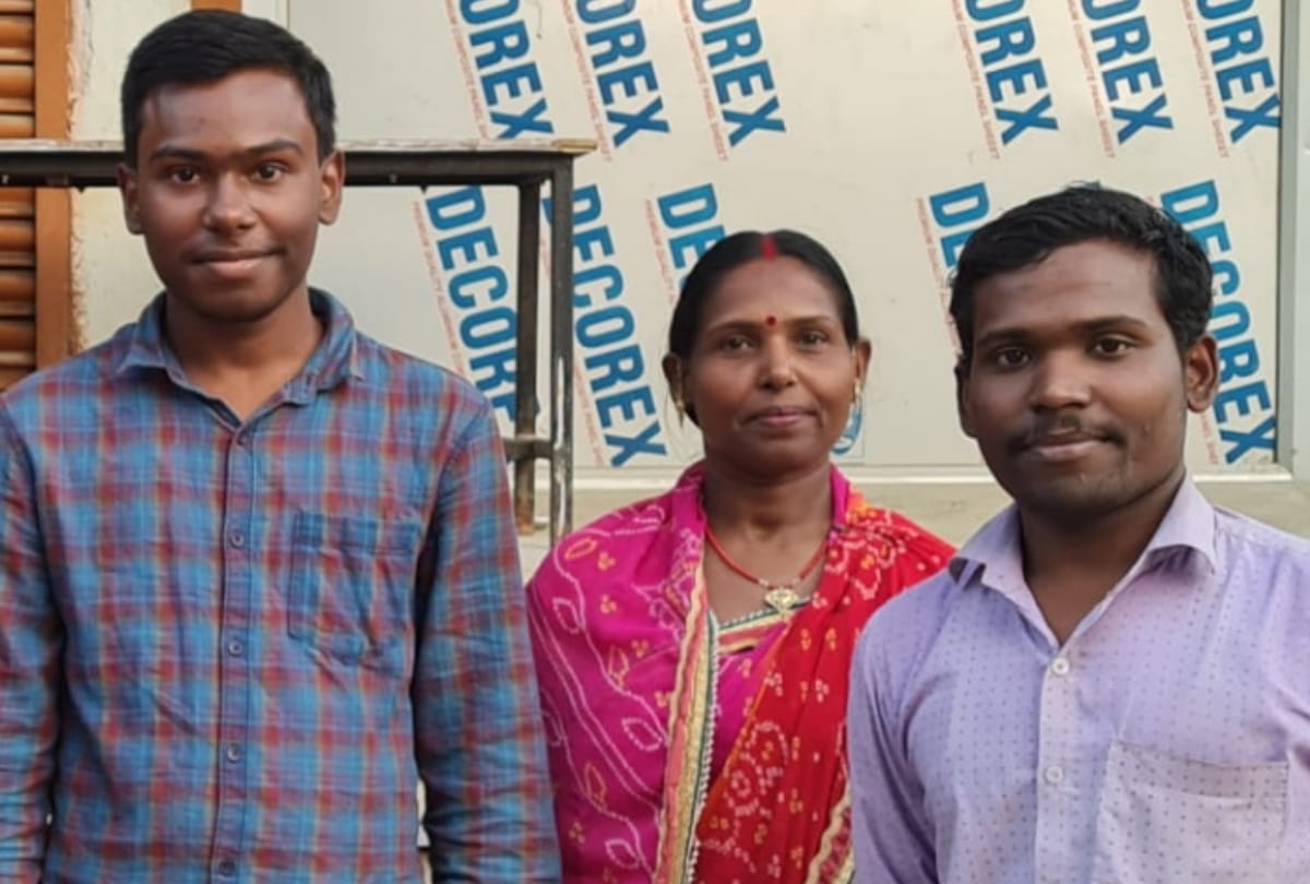 gorakhpur JEE Main topper student Vivek gupta success story