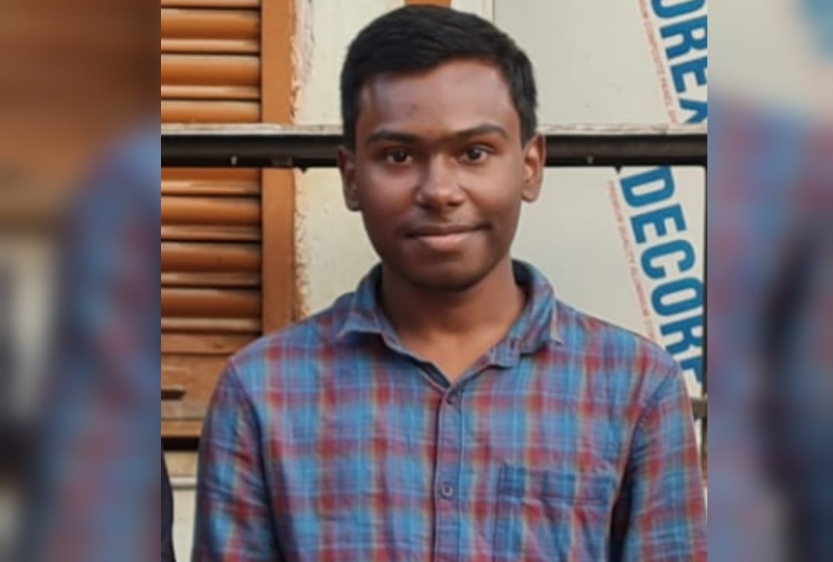 gorakhpur JEE Main topper student Vivek gupta success story