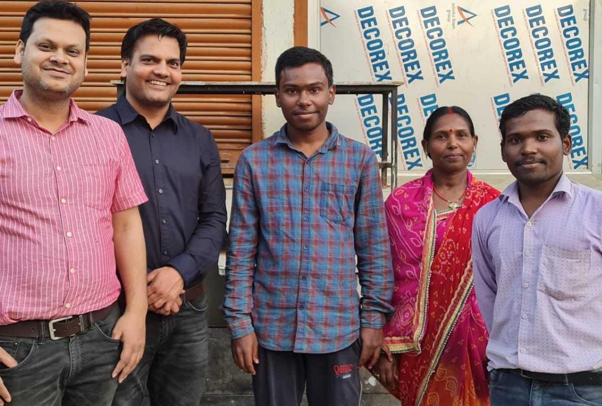 gorakhpur JEE Main topper student Vivek gupta success story