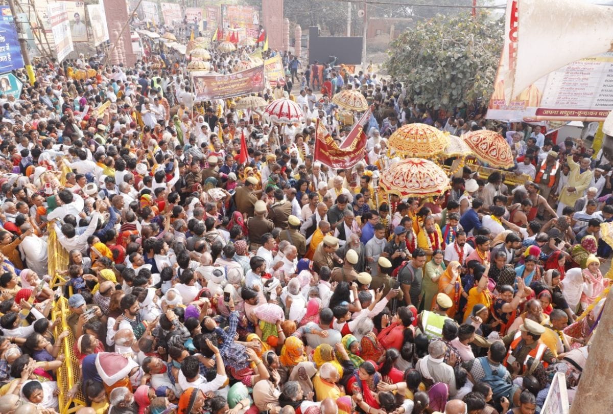 vrindavan kumbh mela 2021: second shahi snan in yamuna