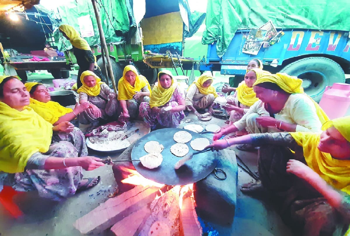 Delhi News : Women took over the responsibility of the langar at border