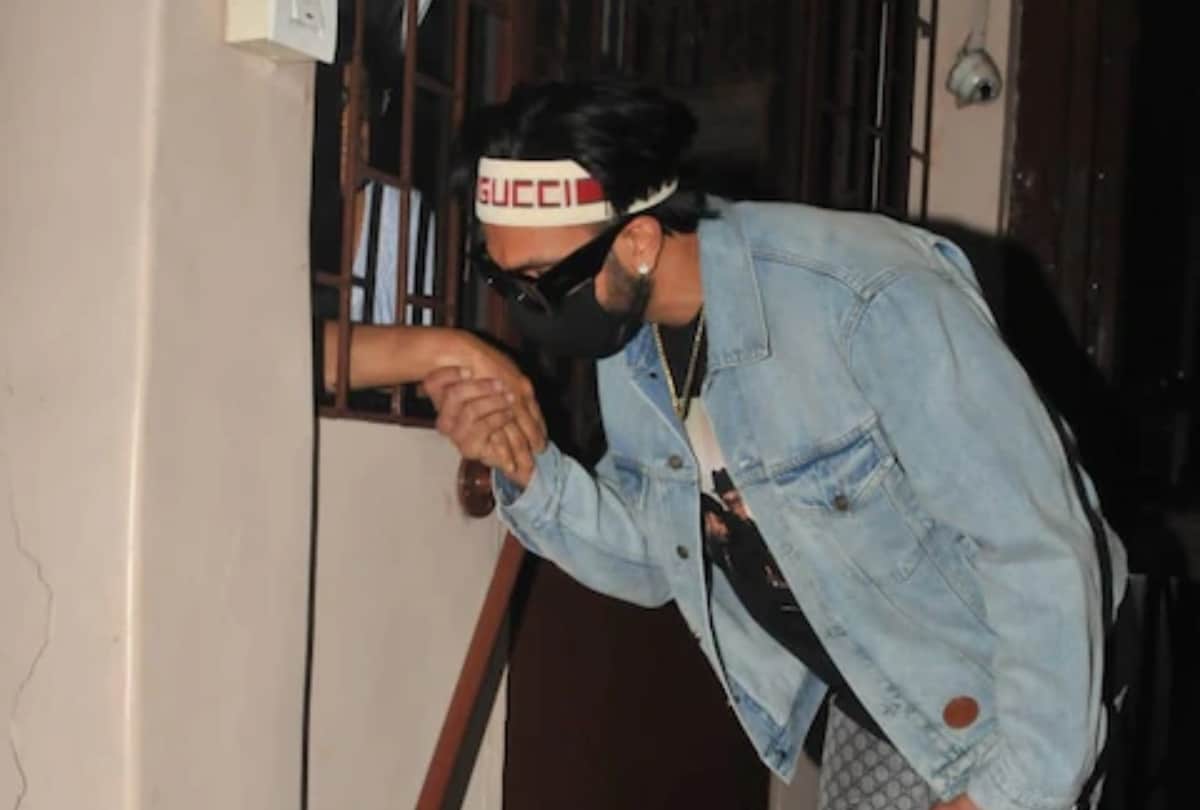 Ranveer Singh was on his way to a dubbing studio where he met a fan too watch video