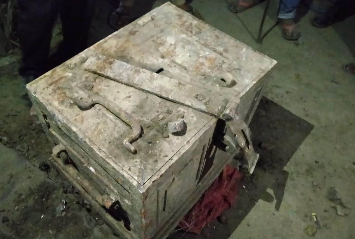 tijori found in excavation in Kanpur