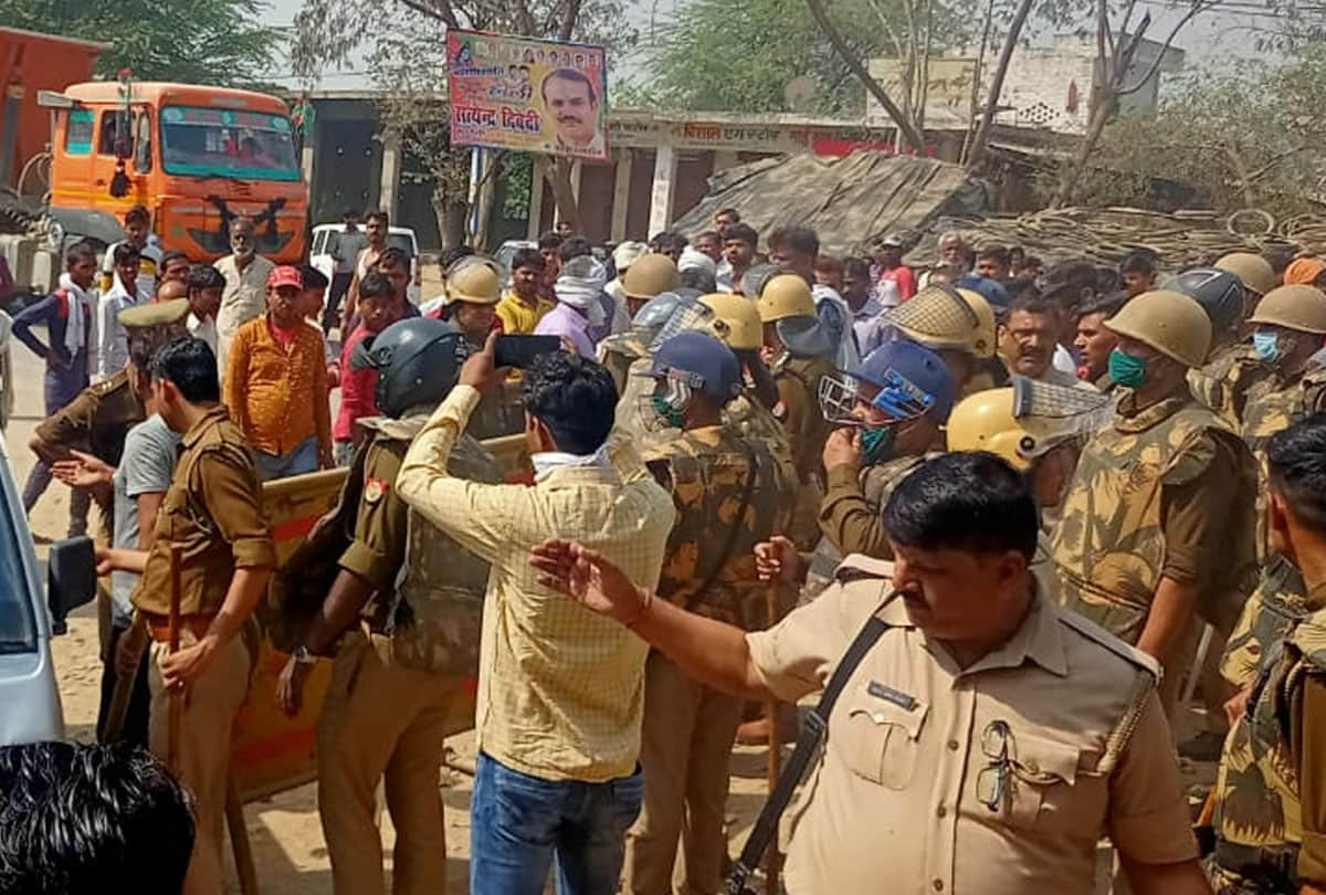 misdeed victim father dies in suspicious condition in ghatampur