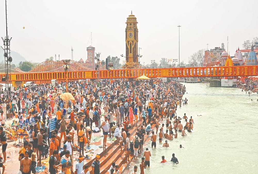 Kumbh Mela 2021: Heavy Crowd of Devotees in Haridwar Before Maha shivratri photos