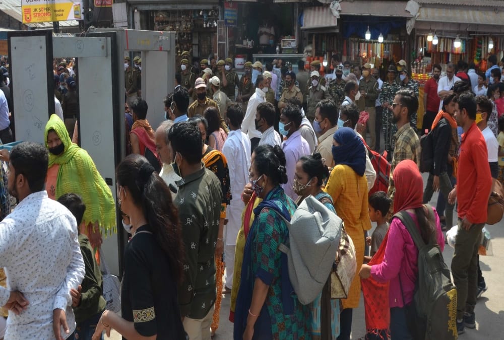 Kumbh Mela 2021: Heavy Crowd of Devotees in Haridwar Before Maha shivratri photos