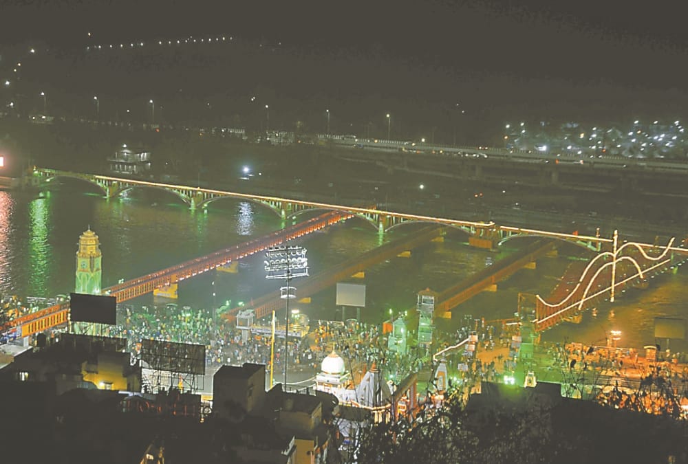Kumbh Mela 2021: Heavy Crowd of Devotees in Haridwar Before Maha shivratri photos