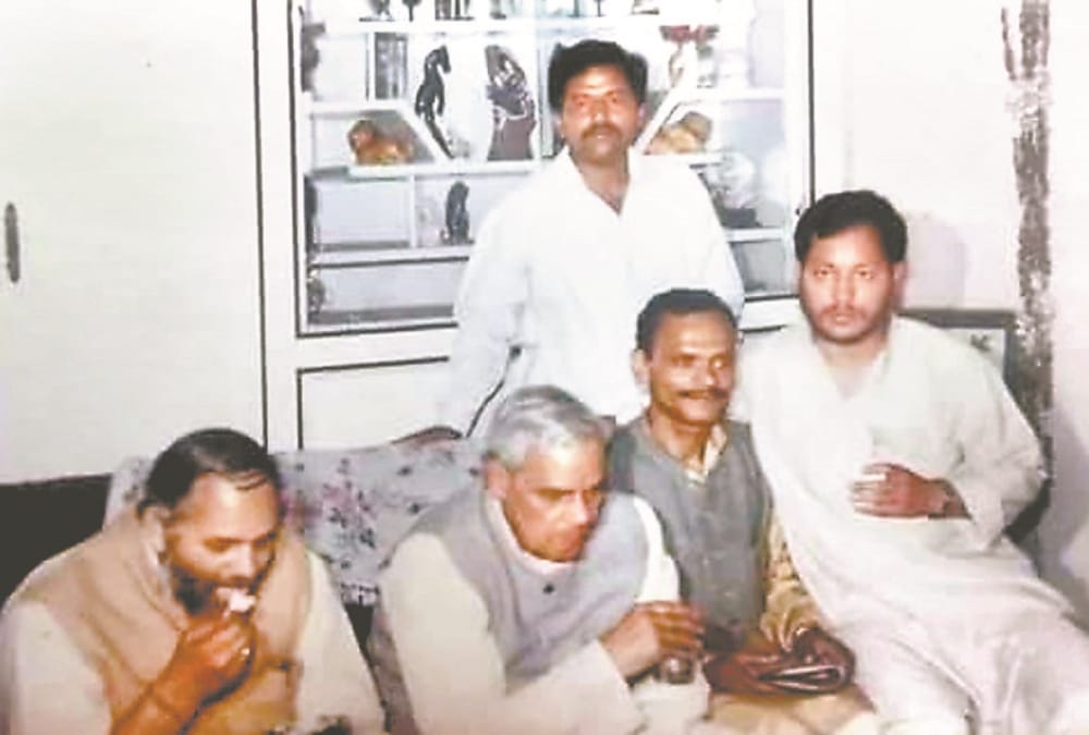 Uttarakhand News: CM Tirath Singh Rawat was Running PCO in Srinagar Interesting facts