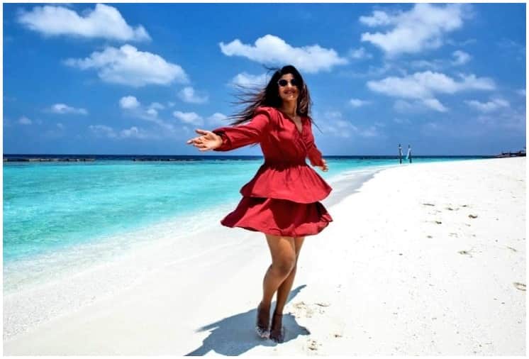 South Actress Aishwarya Rajesh Maldives Vacation, Hot Photoshoot in Red Dress Goes Viral
