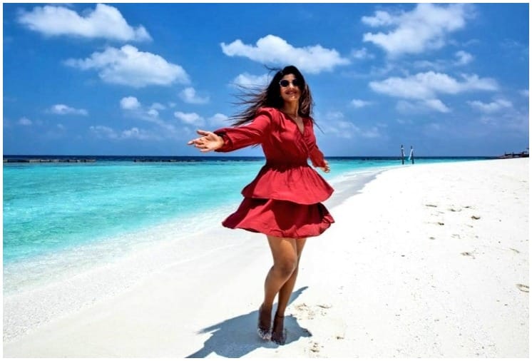 South Actress Aishwarya Rajesh Maldives Vacation, Hot Photoshoot in Red Dress Goes Viral