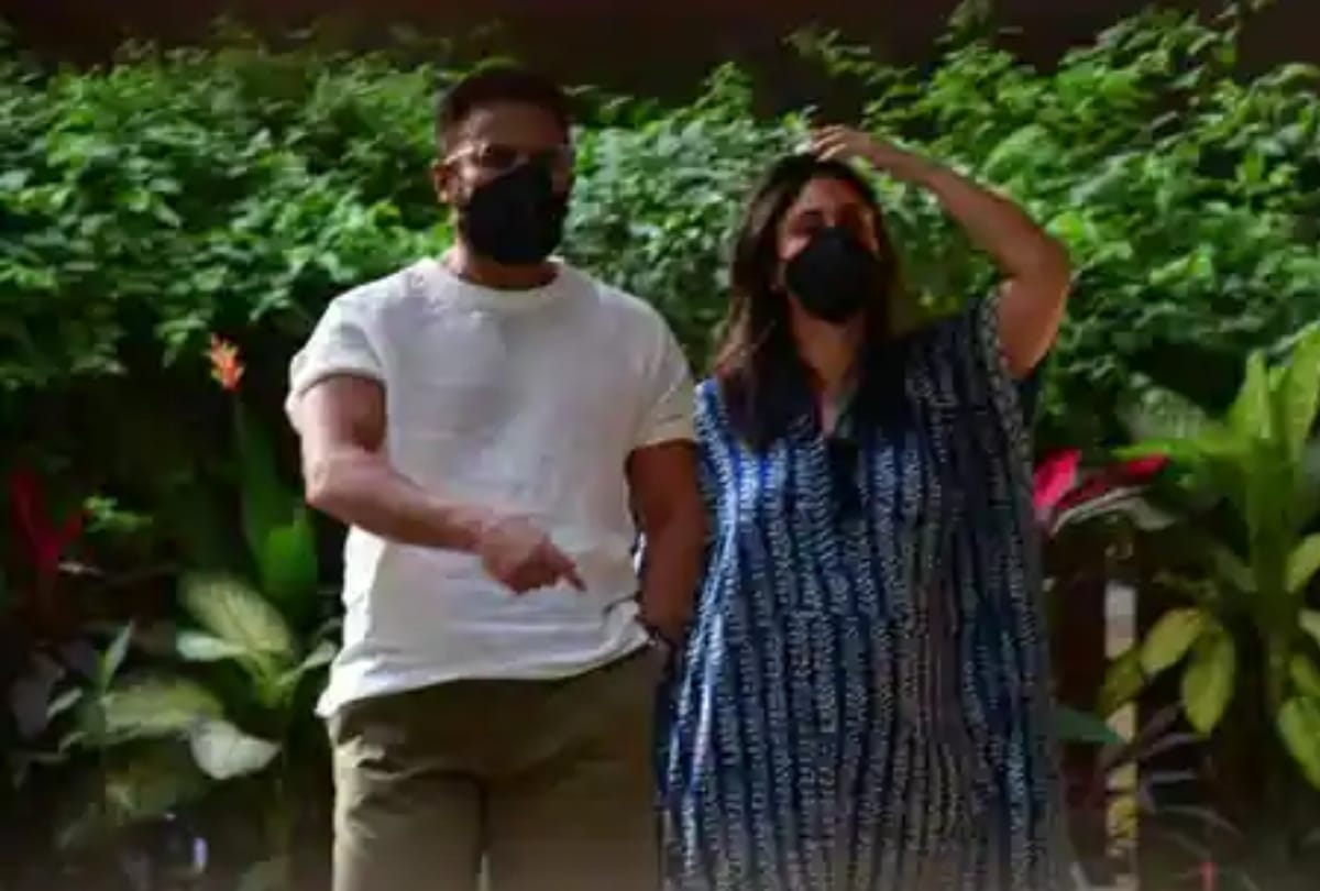 Saif Ali Khan and Kareena Kapoor Khan first public appearance together after second baby birth