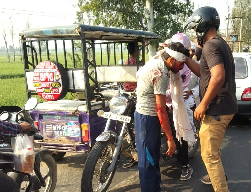 Six Kanwariya injured in road accident