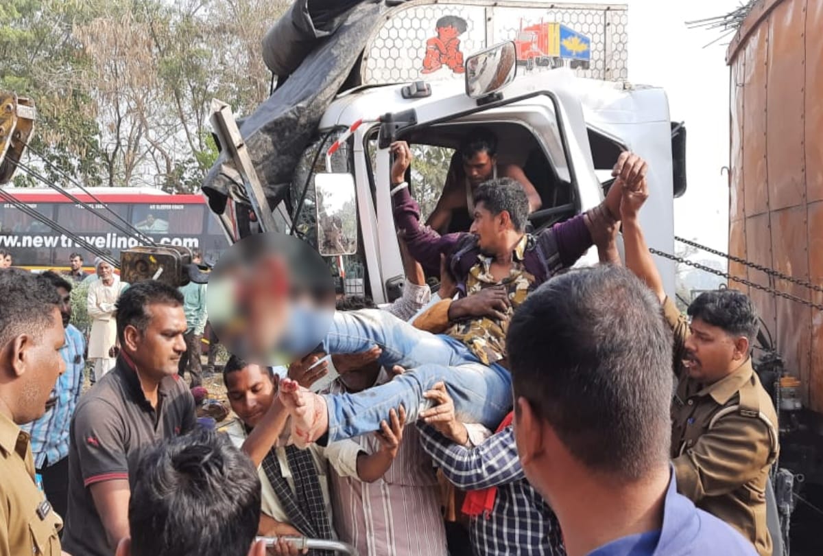 Road accident in Basti news update