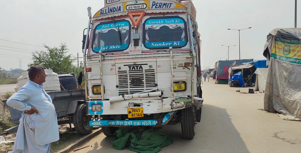 truck rammed into the tents of farmers colliding with vehicles at Balor Chowk, 3 women serious
